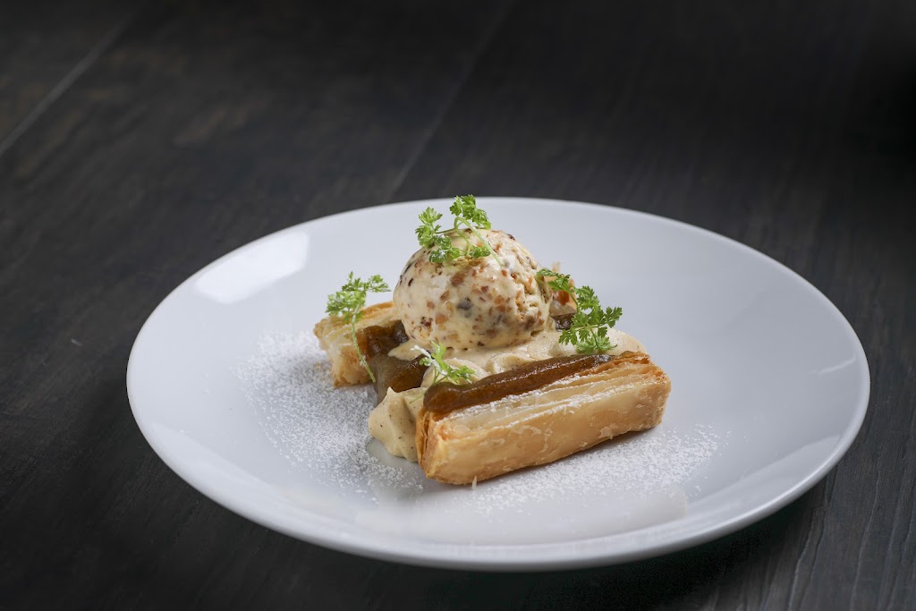 Butlers Restaurant | 1 Tournament Dr, Brookwater QLD 4300, Australia | Phone: (07) 3814 5500