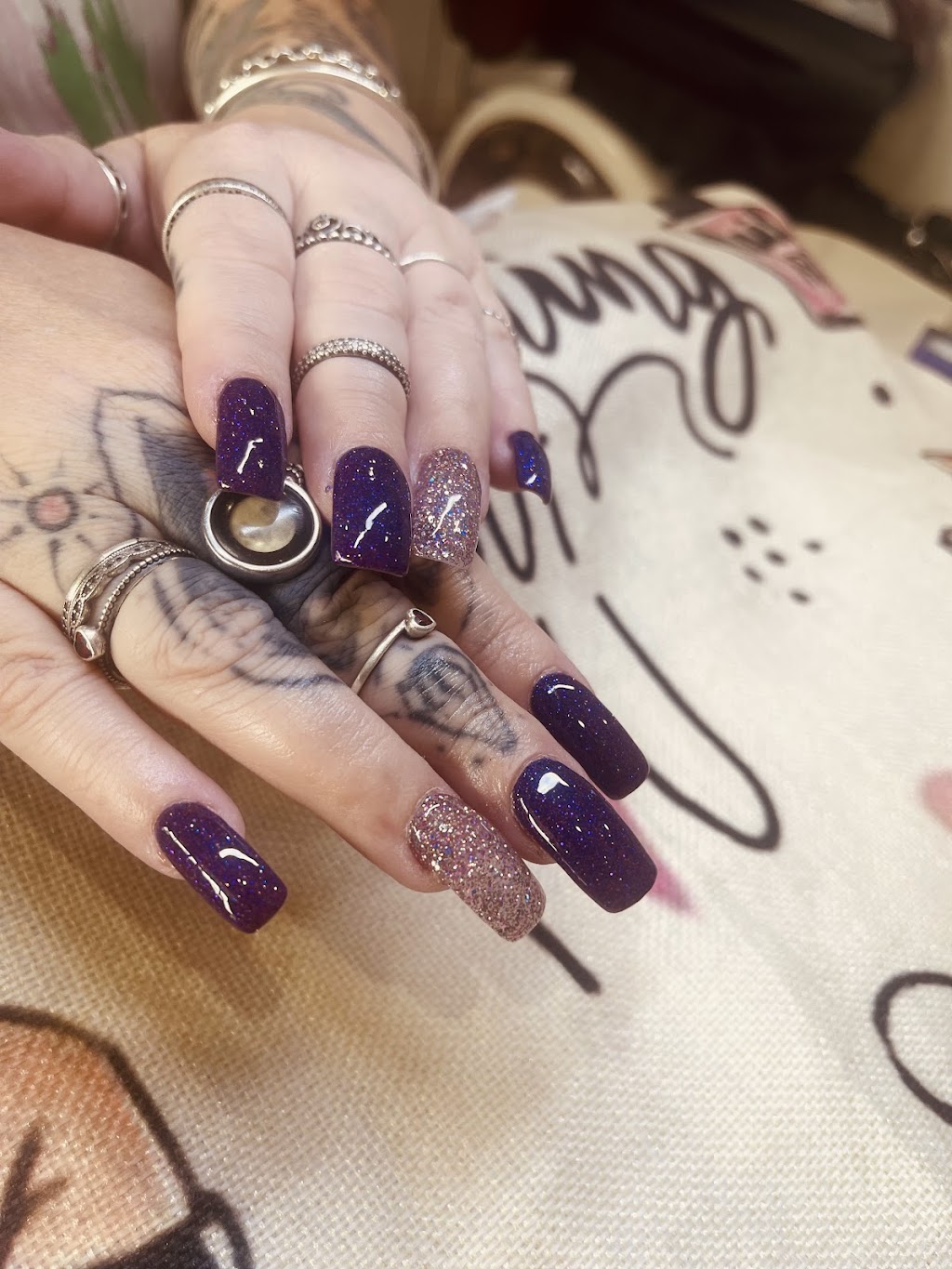 Hue nails | 33 Dean St, Tocumwal NSW 2714, Australia | Phone: 0459 990 700