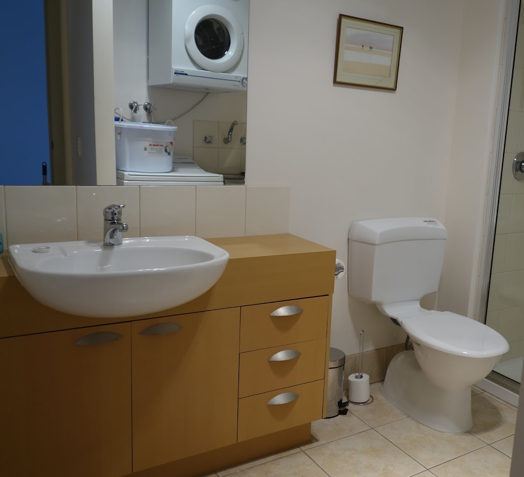 Absolute Waterfront on Raymond Island | 70 Eighth Ave, Raymond Island VIC 3880, Australia | Phone: 0438 200 052