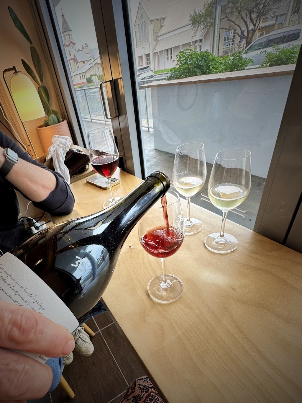 Isola Wine Shop & Tasting Room | 6/2 Martin St, Ballina NSW 2478, Australia | Phone: 0466 918 850