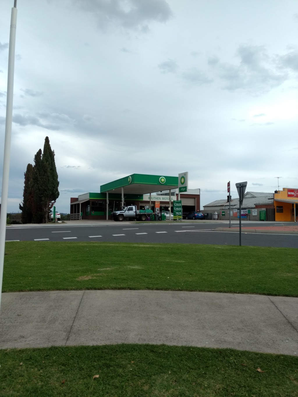 BP | gas station | 70 Main St, Bruthen VIC 3885, Australia | 0351575262 OR +61 3 5157 5262