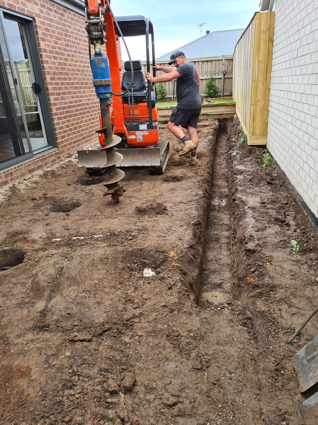 MCB Excavation & Construction | 17 Granville St, Drysdale VIC 3222, Australia | Phone: 0408 668 532