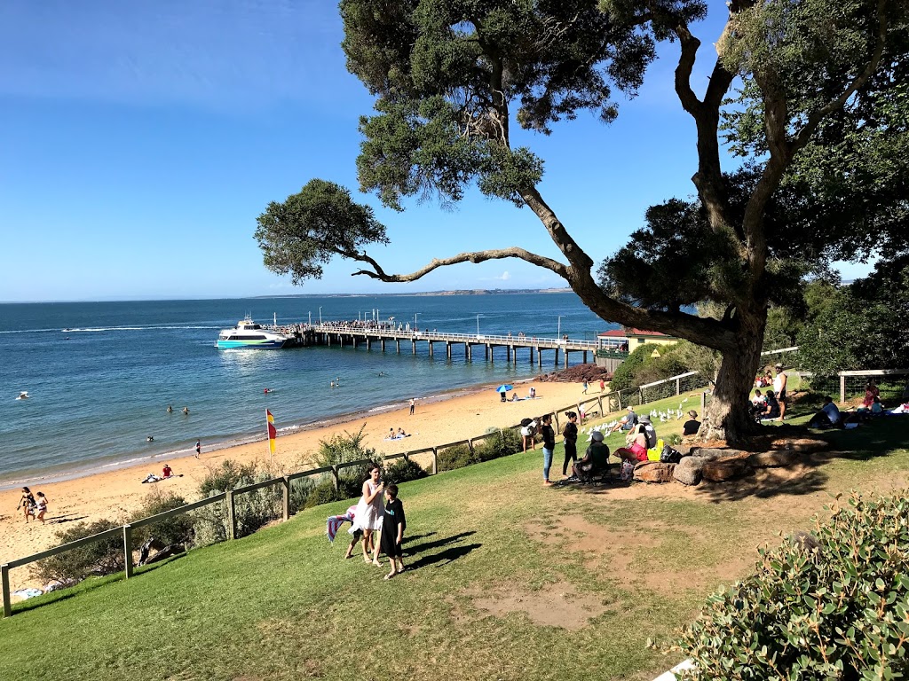 Cowes Beach | The Esplanade, Cowes VIC 3922, Australia | Phone: (03) 9676 6900