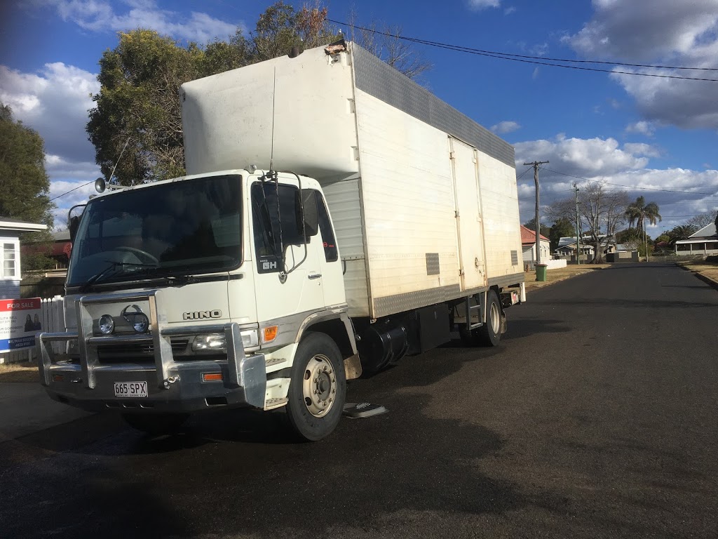 Siluet Removals | 10 Bernard St, Newtown QLD 4350, Australia | Phone: 0406 155 357