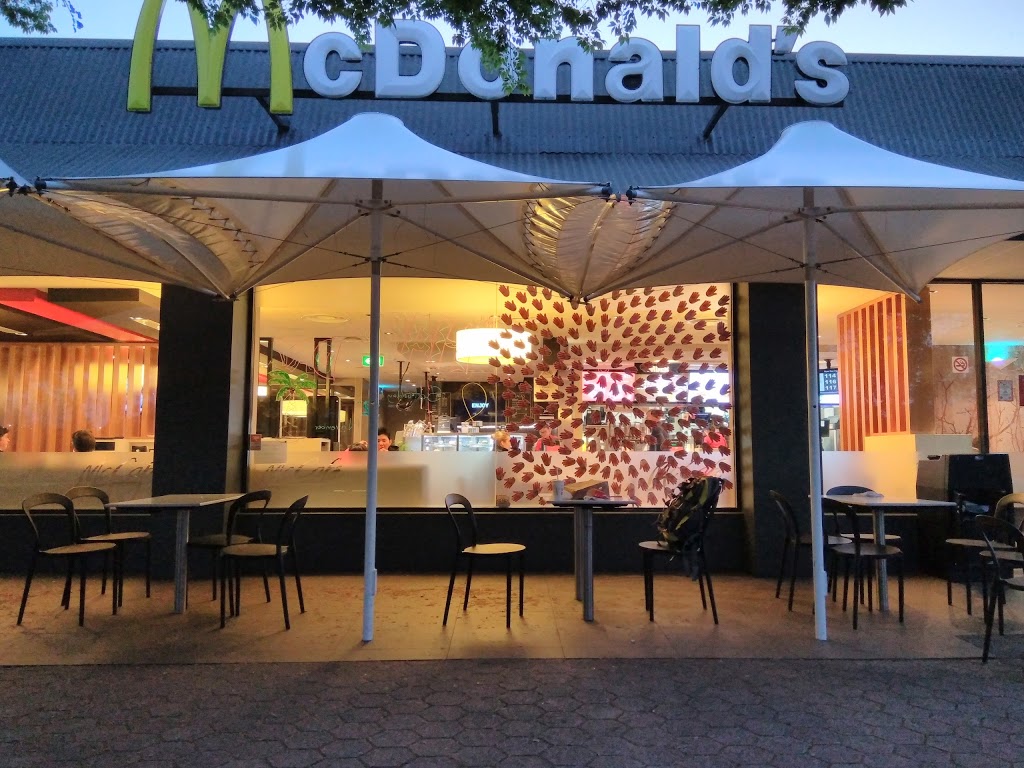 McDonalds Tuggeranong | meal takeaway | Cowlishaw St, Tuggeranong ACT 2900, Australia | 0262931433 OR +61 2 6293 1433