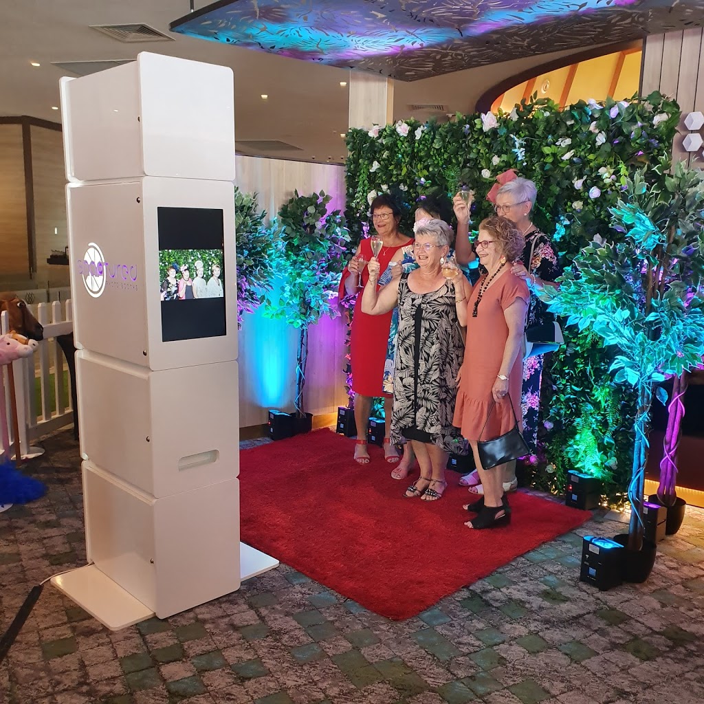 Snaptured Photo Booth | Willow Vale QLD 4209, Australia | Phone: 0413 449 448