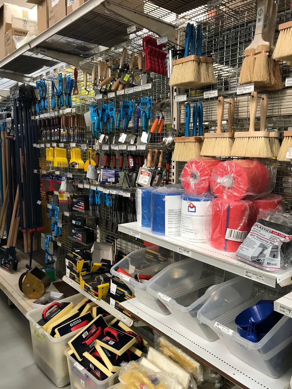 B & B Hardware | hardware store | 1932 Albany Hwy, Maddington WA 6109, Australia | 0894599990 OR +61 8 9459 9990