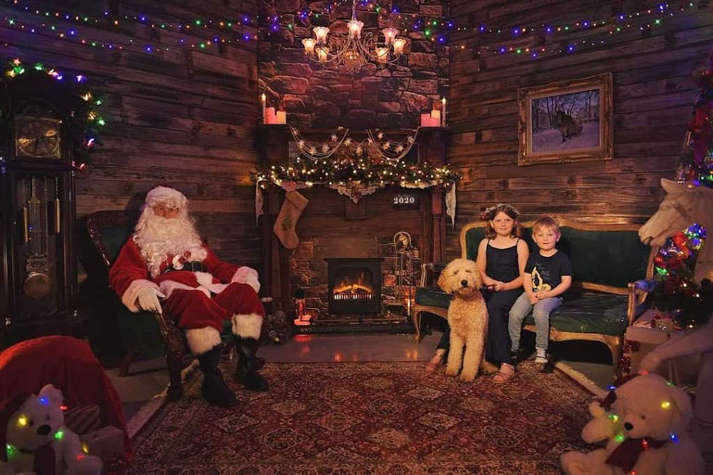 Drouin Santa Photos | 51 Wellwood Rd, Drouin VIC 3818, Australia | Phone: 0412 942 897