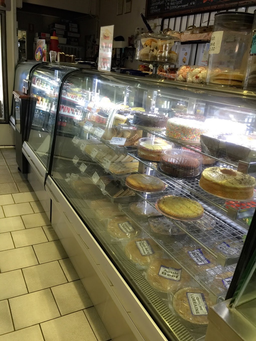 Vilis Cafe & Bakery | 2/41 Pacific Hwy, Ourimbah NSW 2258, Australia | Phone: (02) 4362 1955