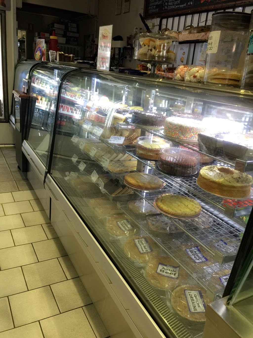 Vilis Cafe & Bakery | cafe | 2/41 Pacific Hwy, Ourimbah NSW 2258, Australia | 0243621955 OR +61 2 4362 1955