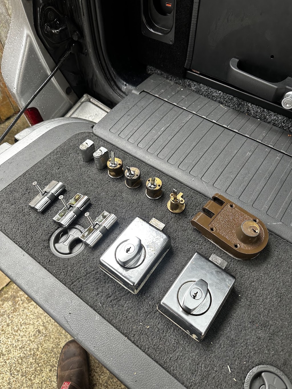 Afterdark Locksmiths | 115 Ambleside Cct, Lakelands NSW 2282, Australia | Phone: 0475 084 767