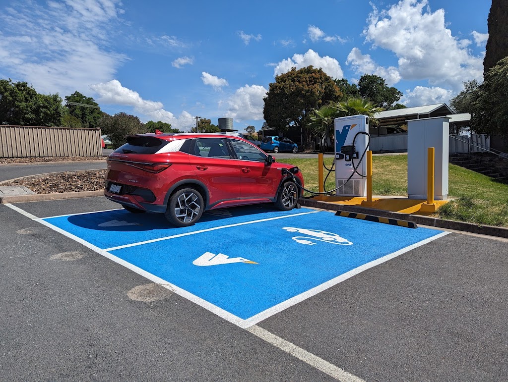 Evie Charging Station | 19 Hanson St, Corryong VIC 3707, Australia | Phone: 1300 463 843