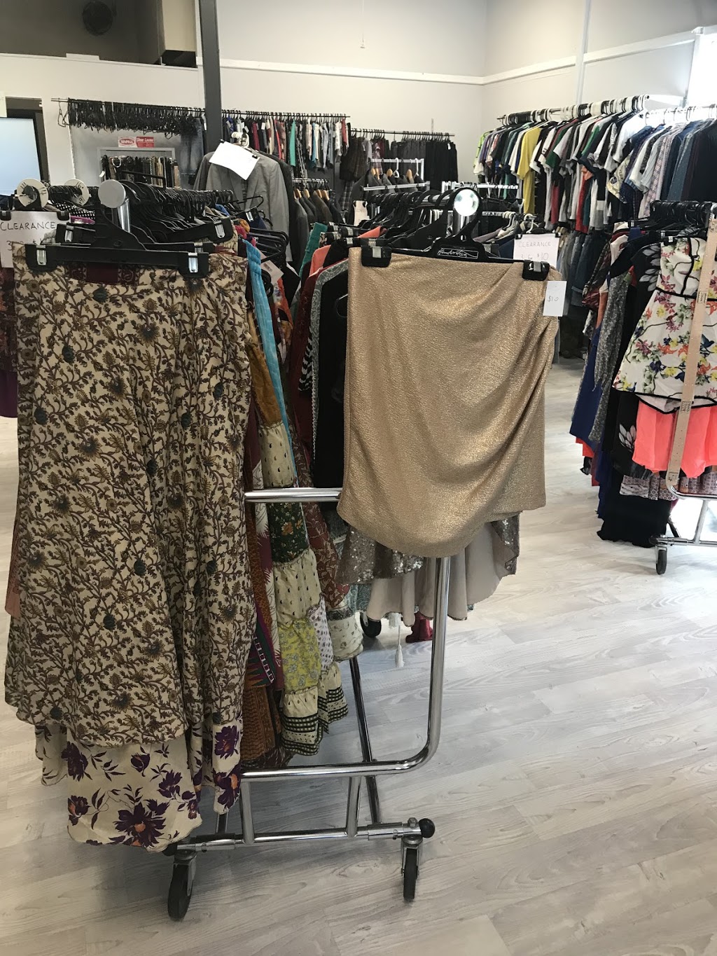 Cheeky Threads - Quality Pre-loved Clothing | clothing store | 165 Blackwall Rd, Woy Woy NSW 2256, Australia | 0466456452 OR +61 466 456 452