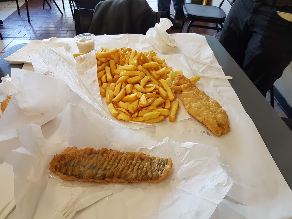 Awesome Fish & Chips | meal takeaway | 337 Esplanade, Lakes Entrance VIC 3909, Australia | 0351553166 OR +61 3 5155 3166