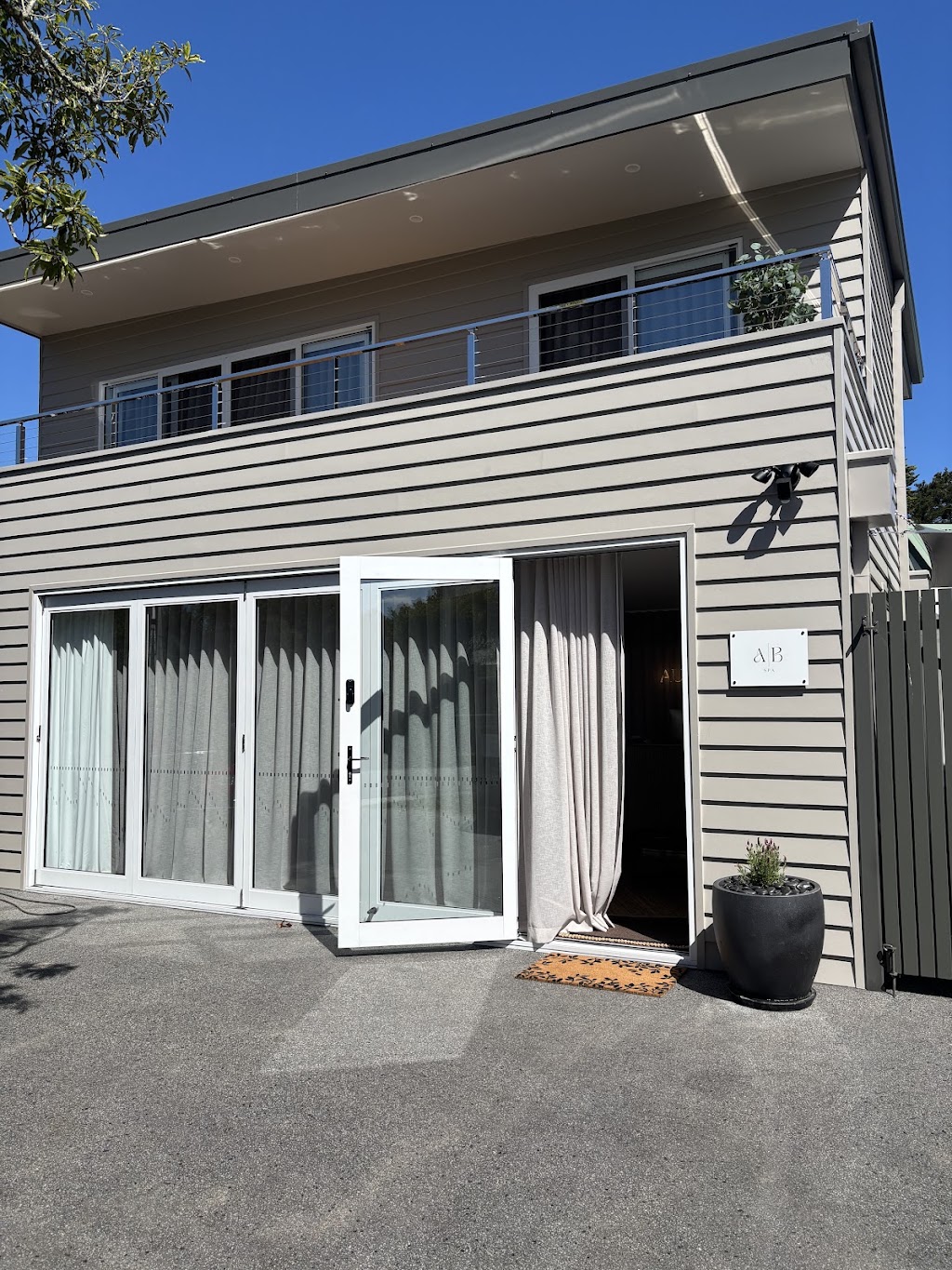 Aura Belle Spa | 37 Fauconshawe St, Balnarring Beach VIC 3926, Australia | Phone: 0400 691 541