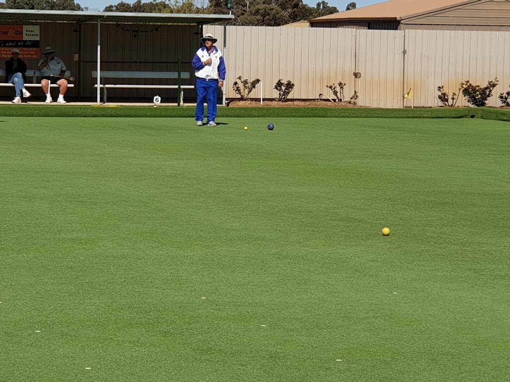 Wentworth Bowling Club |  | 64A Beverley St, Wentworth NSW 2648, Australia | 0350273024 OR +61 3 5027 3024