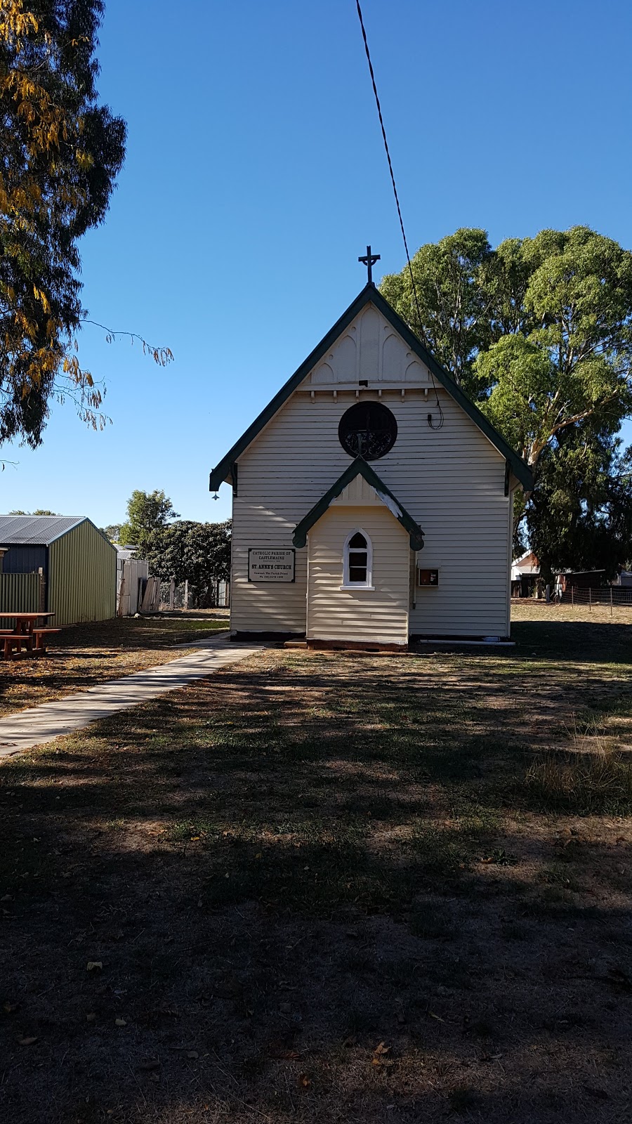 St Annes Catholic Church | church | Simpson St, Newstead VIC 3462, Australia