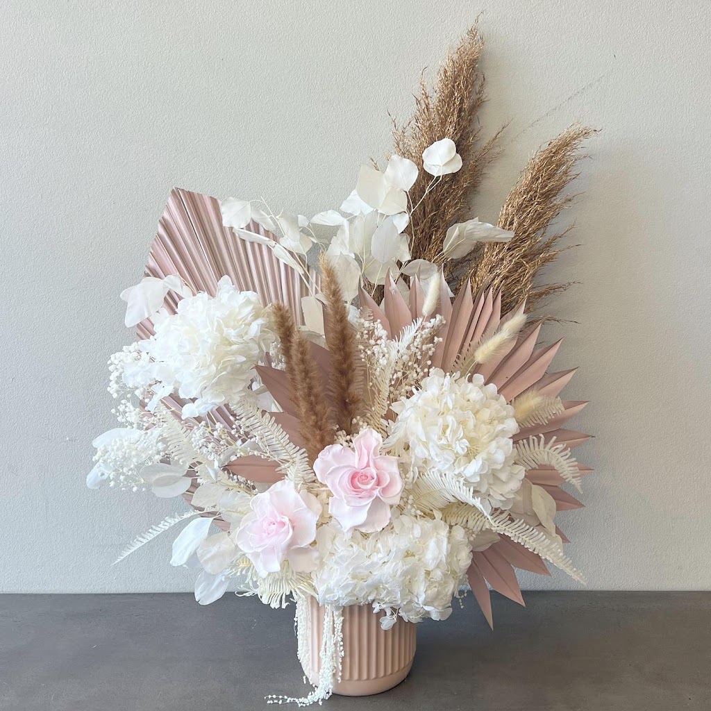 Flower & Co Boutique | Polding St, Smithfield NSW 2164, Australia | Phone: (02) 8730 8402