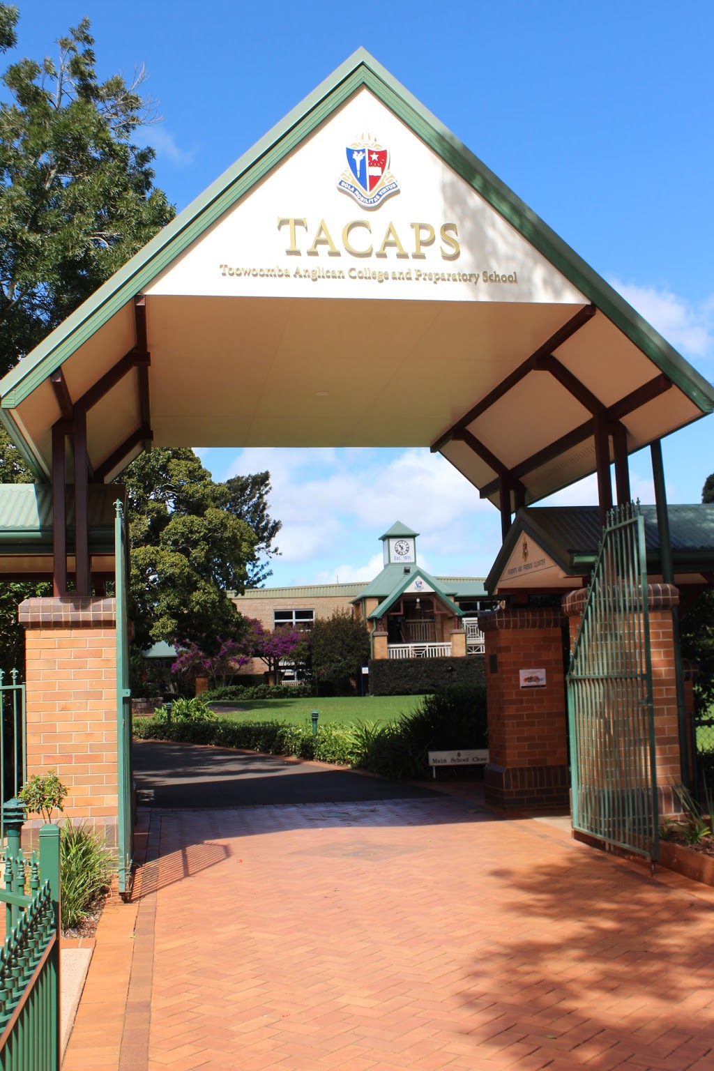 Toowoomba Anglican School | school | 2 Campbell St, East Toowoomba QLD 4350, Australia | 0746398111 OR +61 7 4639 8111