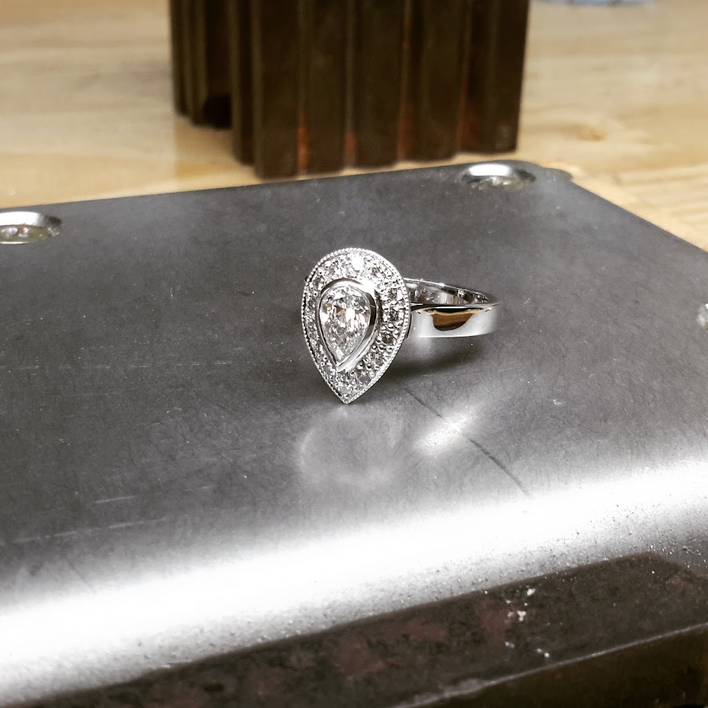 Masterset Jewellers | Lake Village Arcade, Shop 6/450 The Esplanade, Warners Bay NSW 2282, Australia | Phone: (02) 4948 8717