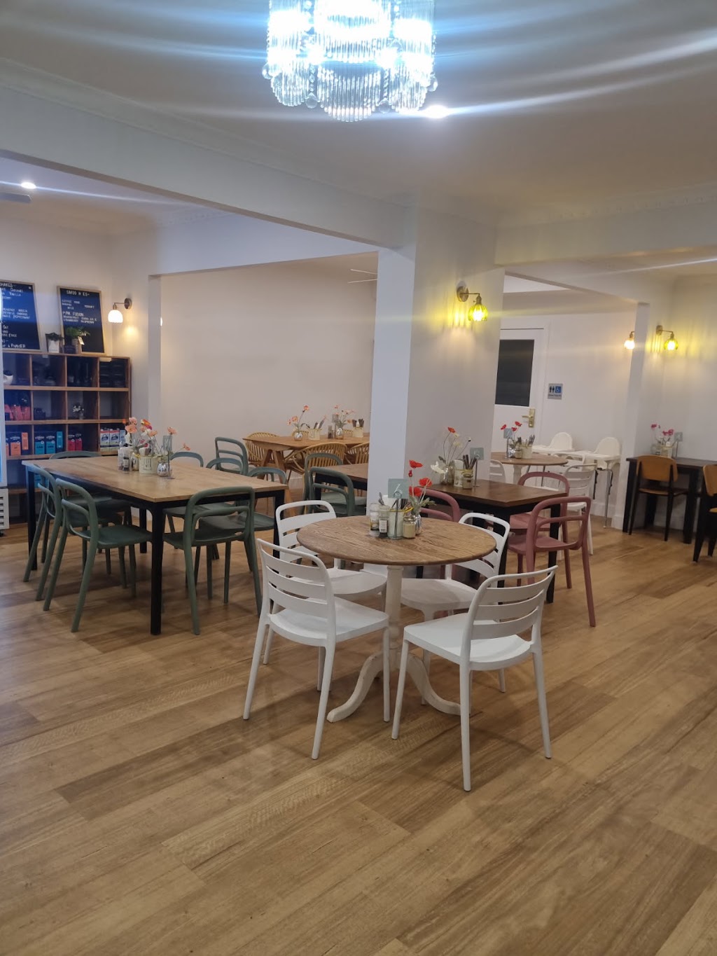 Iconic Cafe | 115-117 S Gippsland Hwy, Tooradin VIC 3980, Australia | Phone: (03) 5993 5960