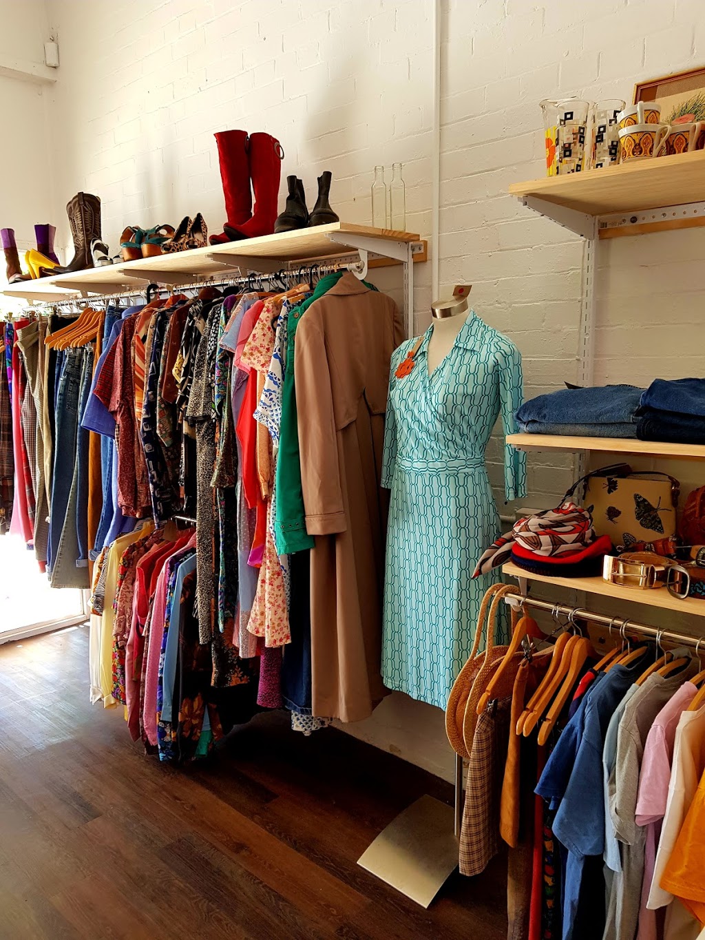 Moonage Daydream Vintage | clothing store | 257A Annerley Rd, Annerley QLD 4103, Australia