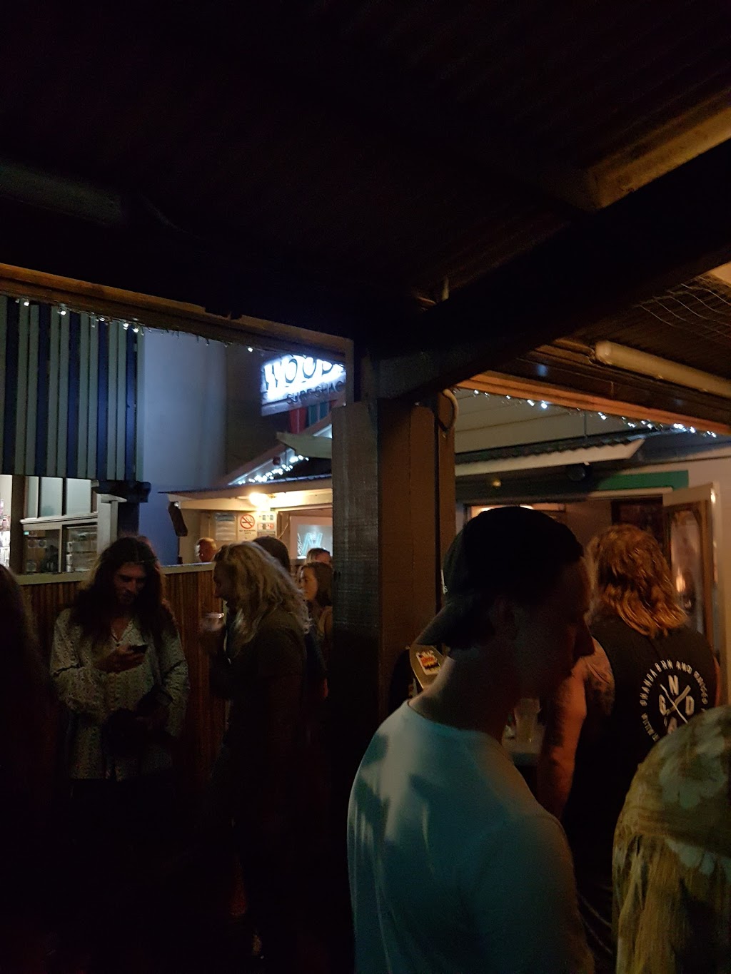 Woodys Surf Shack | night club | The Plaza 9-10, 90-96 Jonson St, Byron Bay NSW 2481, Australia