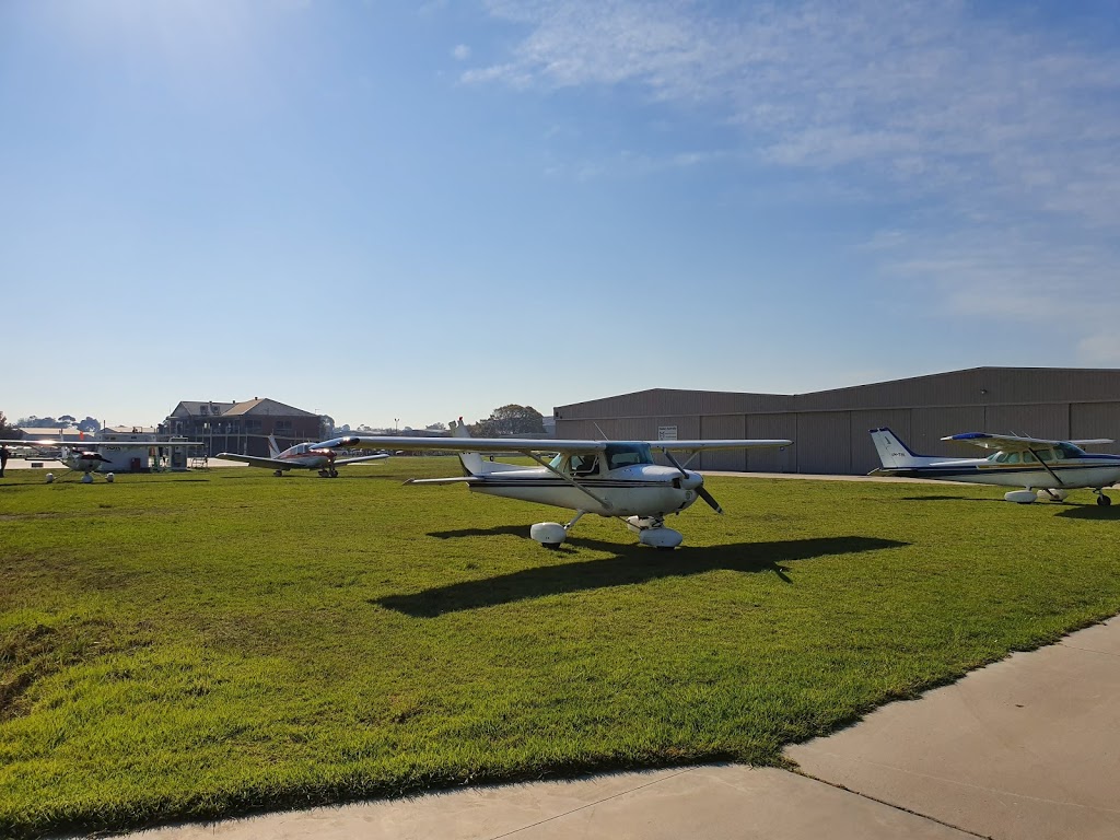 Point Cook Flying Club | Raaf Base Williams, Williams Rd, Point Cook VIC 3030, Australia | Phone: 1300 521 180