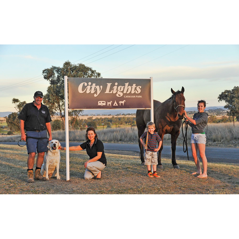 City Lights Caravan Park | 612 – 628 Goonoo Goonoo Rd, Tamworth South NSW 2340, Australia | Phone: (02) 6765 7664