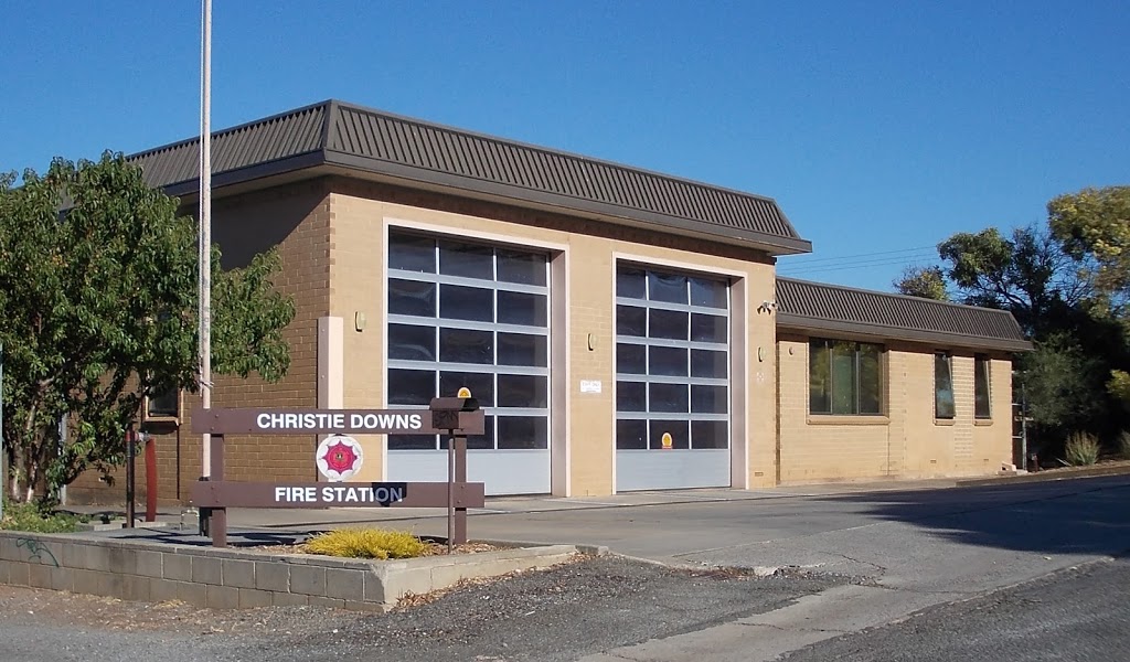 Christie Downs Fire Station | fire station | Lot 121, Holman Rd, Christie Downs SA 5164, Australia | 0882043843 OR +61 8 8204 3843