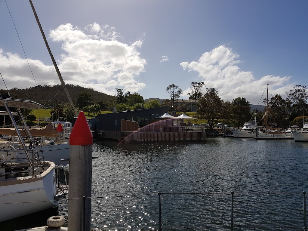 Oyster Cove Marina |  | Ferry Rd, Kettering TAS 7155, Australia | 0362674418 OR +61 3 6267 4418