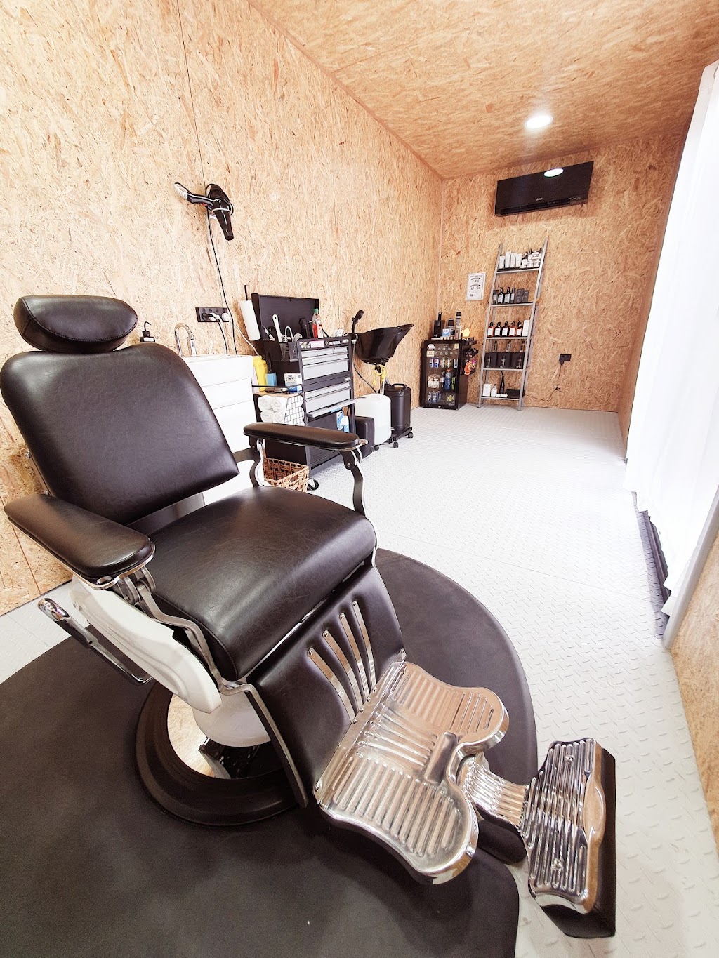 UPPERCUTT | 18 Miller St, Casterton VIC 3311, Australia | Phone: 0422 569 459