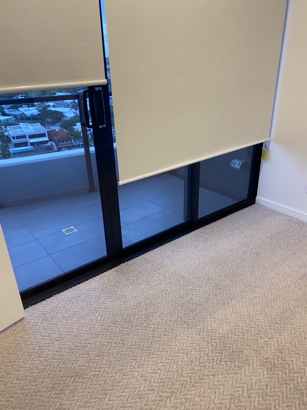 Hans5star cleaning | 39 Marble Arch Pl, Arundel QLD 4214, Australia | Phone: 0415 229 318
