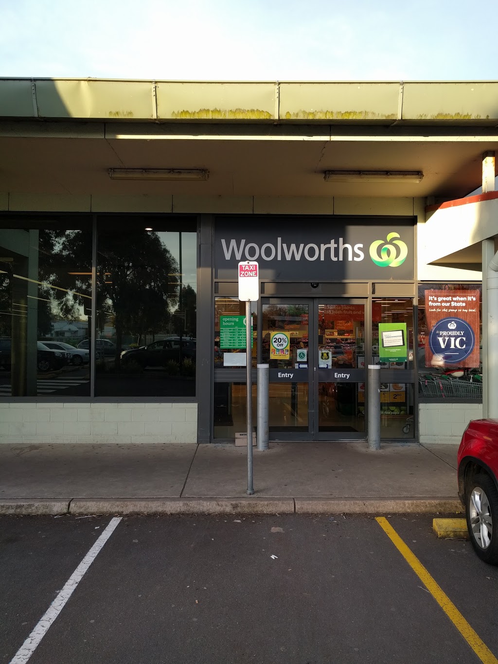 Woolworths Camperdown | supermarket | 9 Cressy St, Camperdown VIC 3260, Australia | 0355574500 OR +61 3 5557 4500