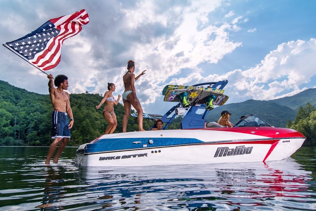 Malibu and Axis Boats Queensland | store | shop 3/3 Ereton Dr, Arundel QLD 4214, Australia | 0755292616 OR +61 7 5529 2616