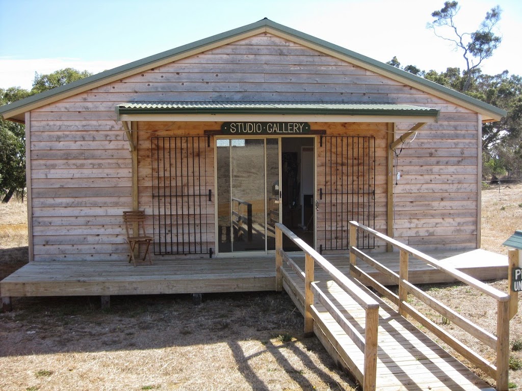 Manyat Peak Cottages and Gallery | lodging | 1410 Porongurup Rd, Mount Barker WA 6324, Australia | 0898531174 OR +61 8 9853 1174