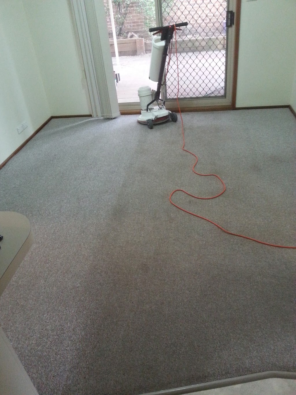 Sapphire Carpet Cleaning Services | 15 Aroona Ct, Ngunnawal ACT 2913, Australia | Phone: 0402 789 623