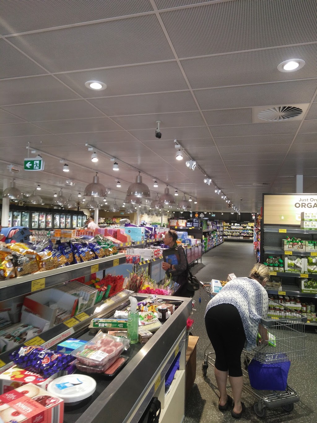 ALDI Green Point | supermarket | Avoca Dr &, Bayside Dr, Green Point NSW 2251, Australia