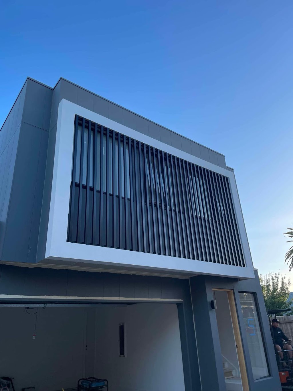 Think Frameless Glassworks | 7 Mitiamo St, Eynesbury VIC 3338, Australia | Phone: 0493 164 619