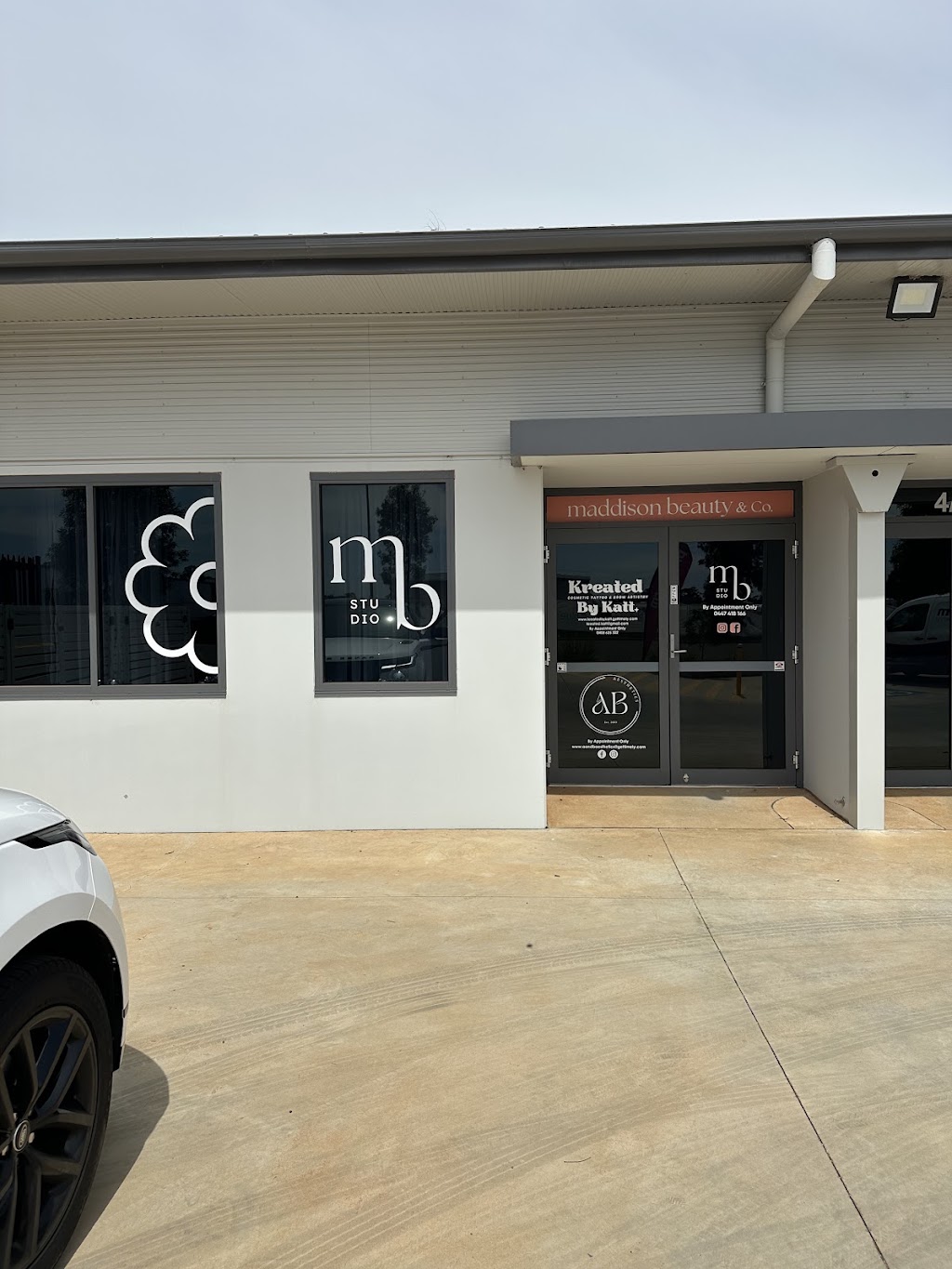 Revive Hair Lounge | Unit 5/11 Blueridge Dr, Dubbo NSW 2830, Australia | Phone: (02) 6885 5001