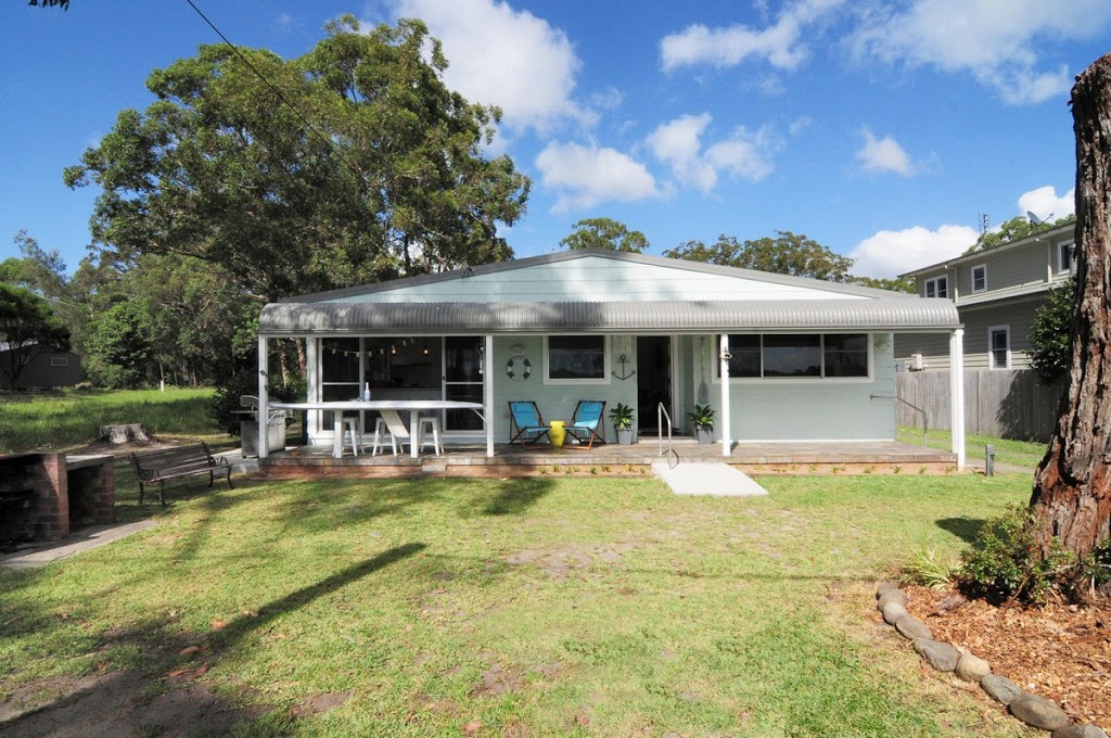Jervis Bay Boat House | lodging | 4 Coulon St, Woollamia NSW 2540, Australia | 0244415046 OR +61 2 4441 5046