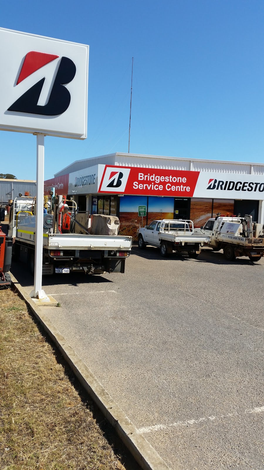 Bridgestone Service Centre - Geraldton | car repair | Cnr North West Coastal Hwy &, Jensen St, Geraldton WA 6530, Australia | 0899215589 OR +61 8 9921 5589