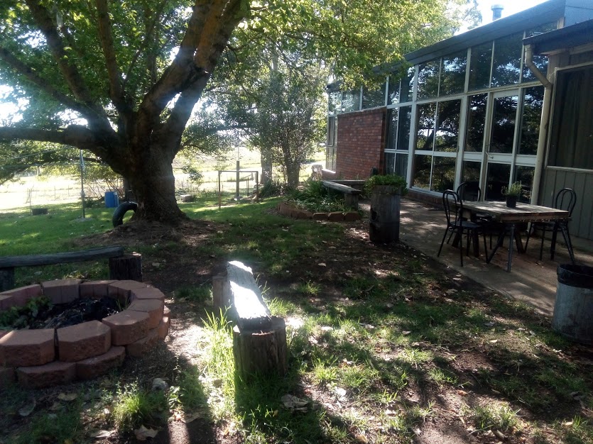 Twinkle Trees Cottage | 2/245 Falconer St, South Guyra NSW 2365, Australia | Phone: (02) 6779 1241