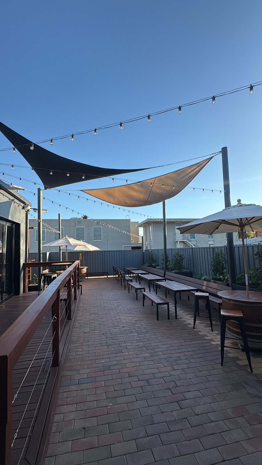 The Blue Brick Hotel | 188-192 Allan St, Kyabram VIC 3620, Australia | Phone: 0407 901 132