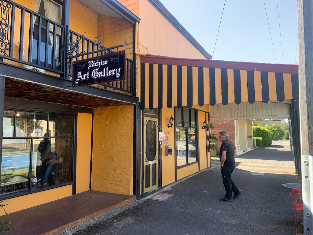 Richie’s Art Gallery | 25 Cardwell St, Elmore VIC 3558, Australia | Phone: (03) 5432 6431