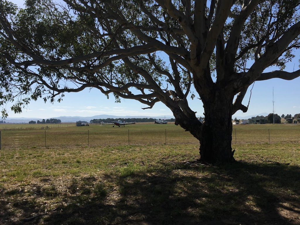 Alpine Helicopter Charter (meeting point) | 9 Mansfield - Woods Point Rd Mansfield VIC 3722 Australia, Mansfield VIC 3722, Australia | Phone: 0428 376 619