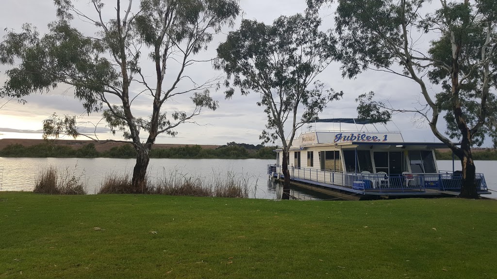 Oz Houseboats | travel agency | Murray Bridge Marina Camping and Caravan Park, 100 Roper Rd, Murray Bridge SA 5253, Australia | 0438887807 OR +61 438 887 807