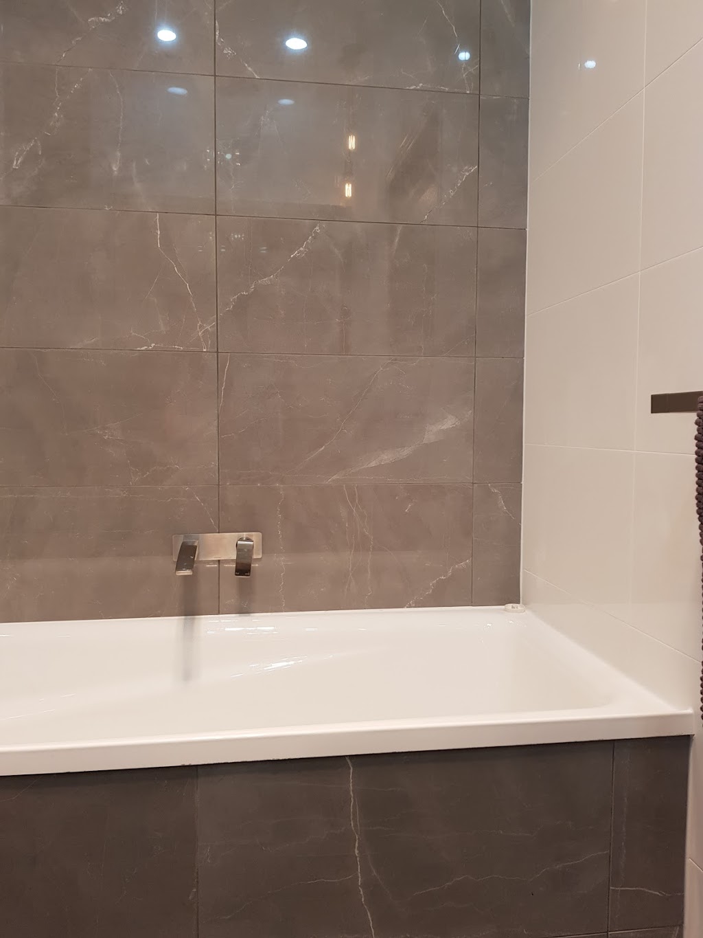 R & B Bathroom Renovations | home goods store | 14 Webster Dr, Caboolture QLD 4510, Australia | 0424071685 OR +61 424 071 685
