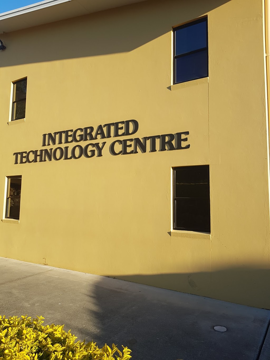 Integrated Technology Centre | school | 322 Wecker Rd, Carindale QLD 4122, Australia | 0733475899 OR +61 7 3347 5899