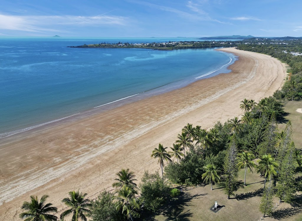 Iluka Palms Holiday Home | 34 The Esplanade, Grasstree Beach QLD 4740, Australia | Phone: 0466 256 220